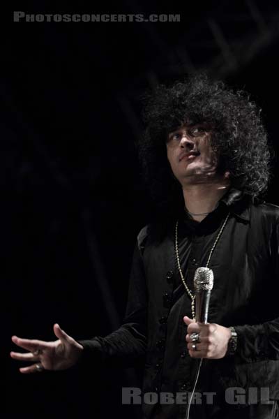 THE MARS VOLTA - 2012-06-29 - BELFORT - Presqu'ile du Malsaucy - Cedric Bixler-Zavala